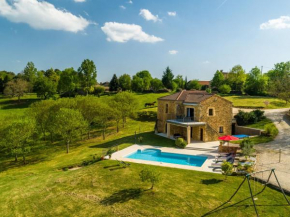 Отель Serene Holiday Home in Mazeyrolles with Swimming Pool  Мазейроль